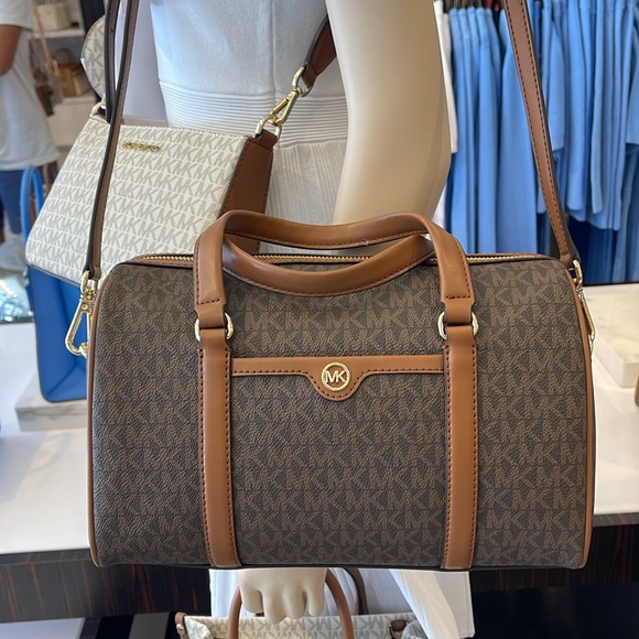 MICHAEL KORS JST TRAVEL MD DUFFLE SATCHEL SHOULDER CROSSBODY BAG MK BROWN
NWT - Picture 10 of 16